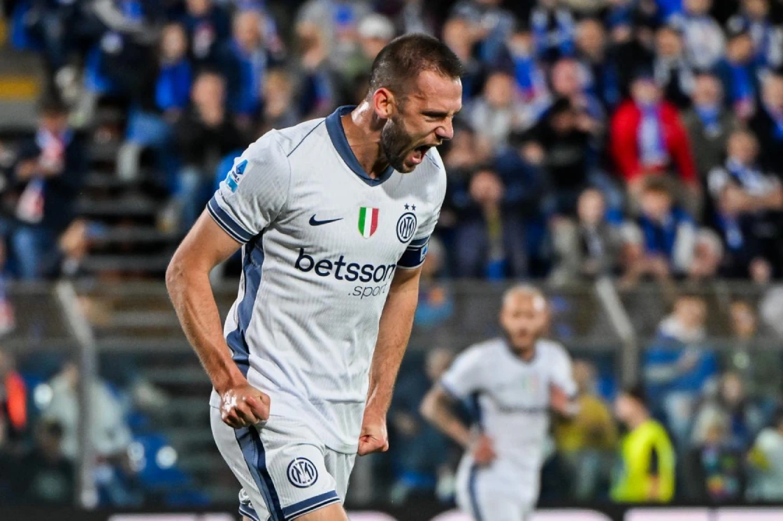 Stefan de Vrij Inter Mondiale per Club Chivu Stefan de Vrij Inter Mondiale per Club Chivu